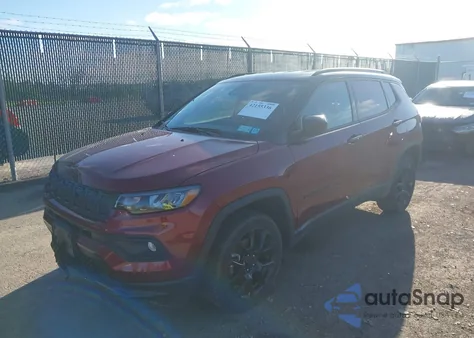 2022 Jeep Compass Altitude 4X4 z USA, uszkodzony, nr VIN 3C4NJDBB8NT184607